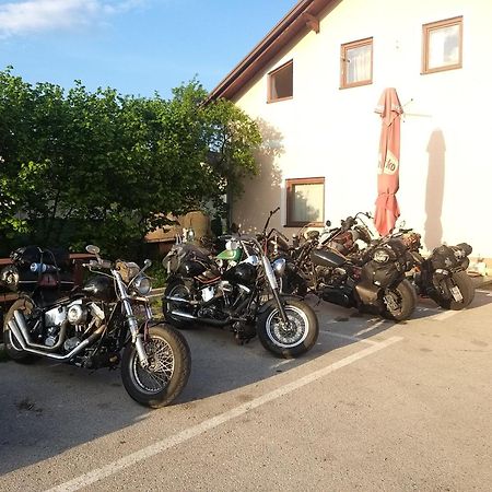 Perušić Bistro Kristina Bed & Breakfast エクステリア 写真