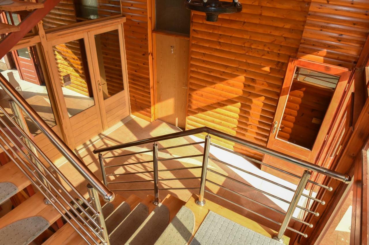 Perušić Bistro Kristina Bed & Breakfast エクステリア 写真