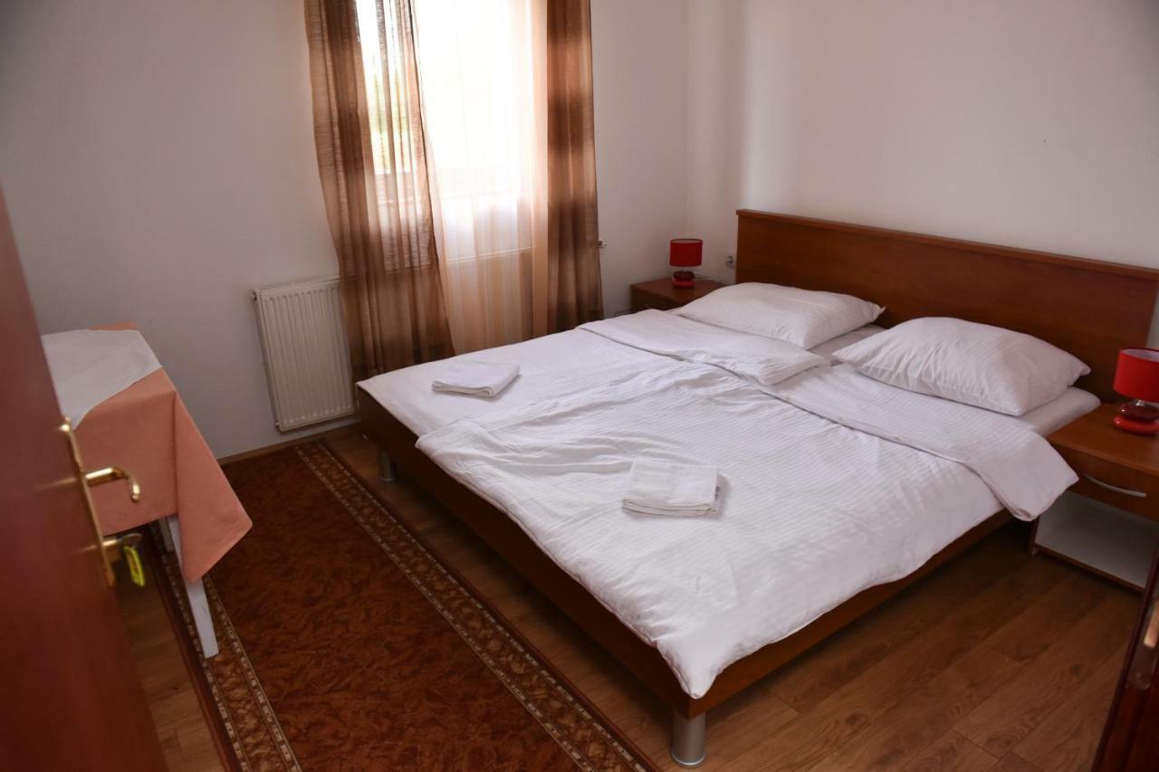Perušić Bistro Kristina Bed & Breakfast エクステリア 写真